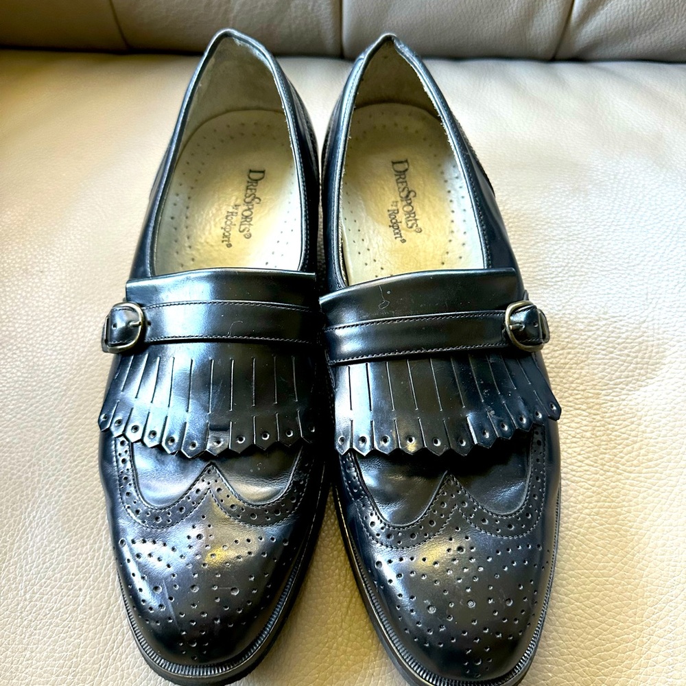 Men’s size 10 Rockport dress shoes